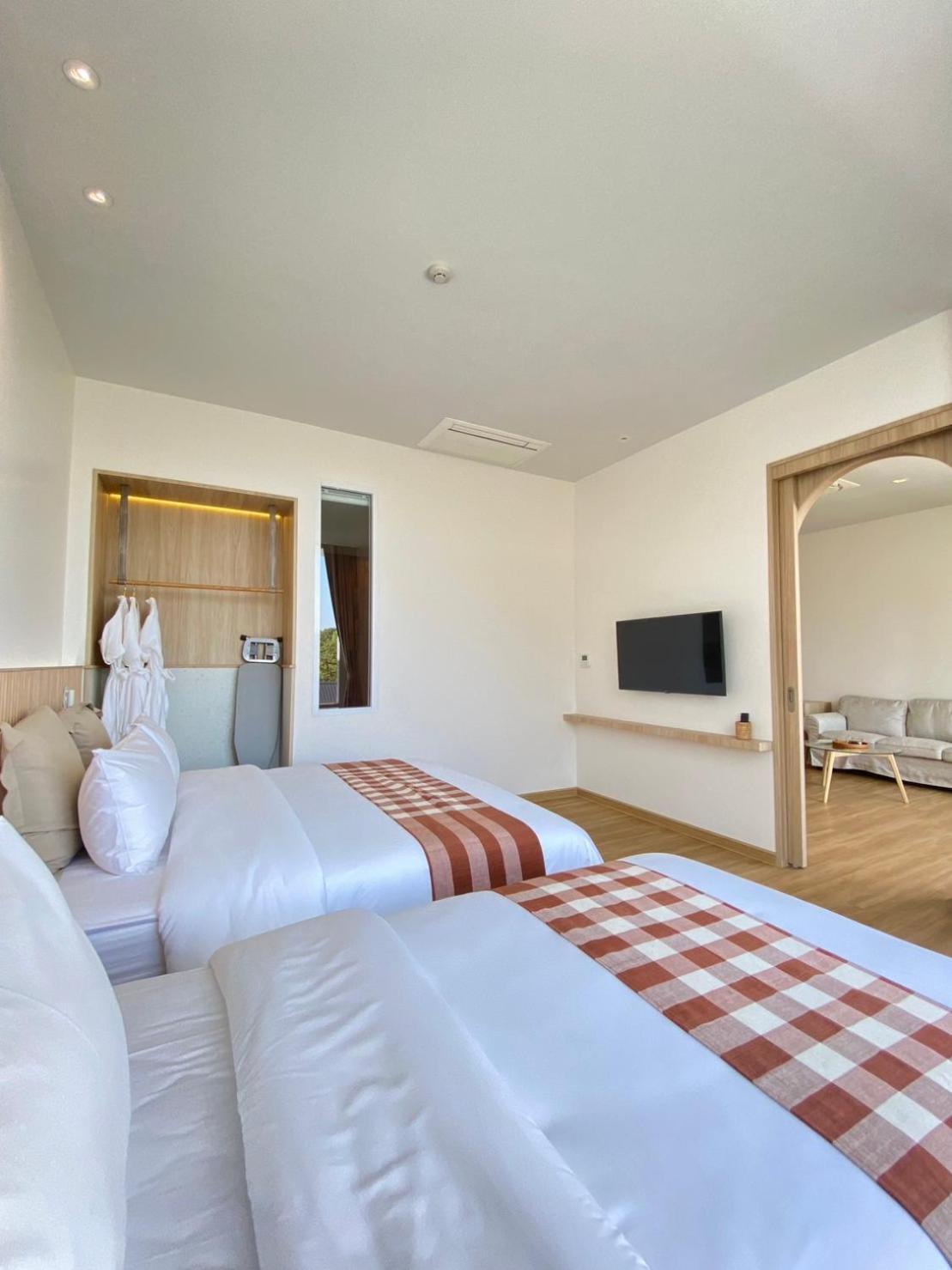 Punn Hotel Korat Nakhon Ratchasima Ngoại thất bức ảnh